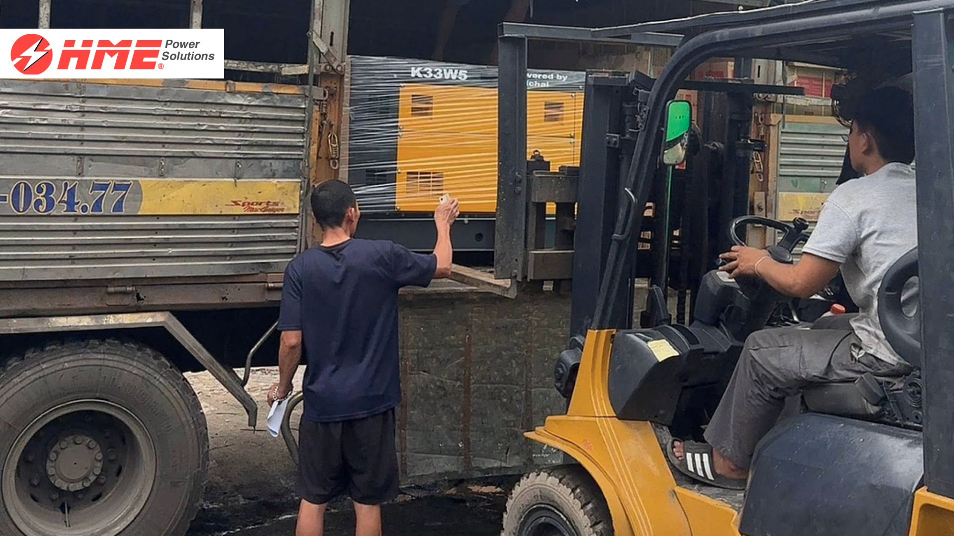 Máy gác container về hàng liên tục 
